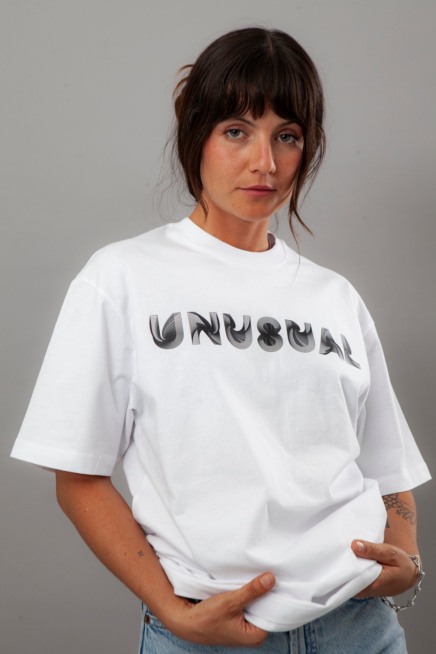 OVERSIZED UNUSUAL T-SHIRT