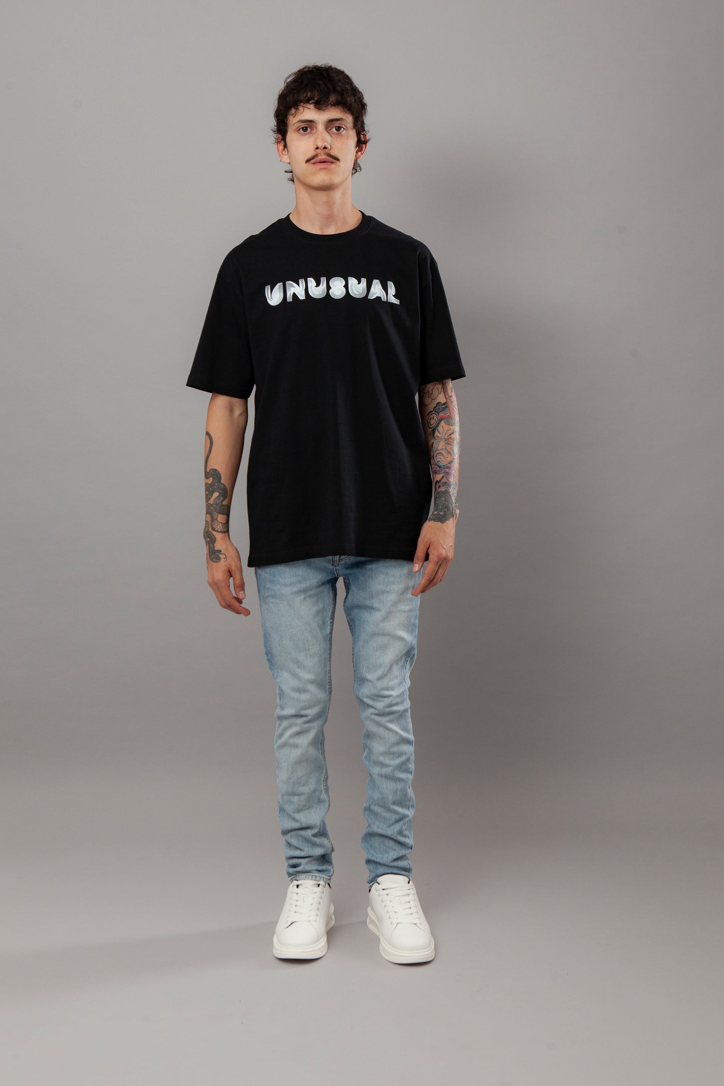 OVERSIZED UNUSUAL T-SHIRT