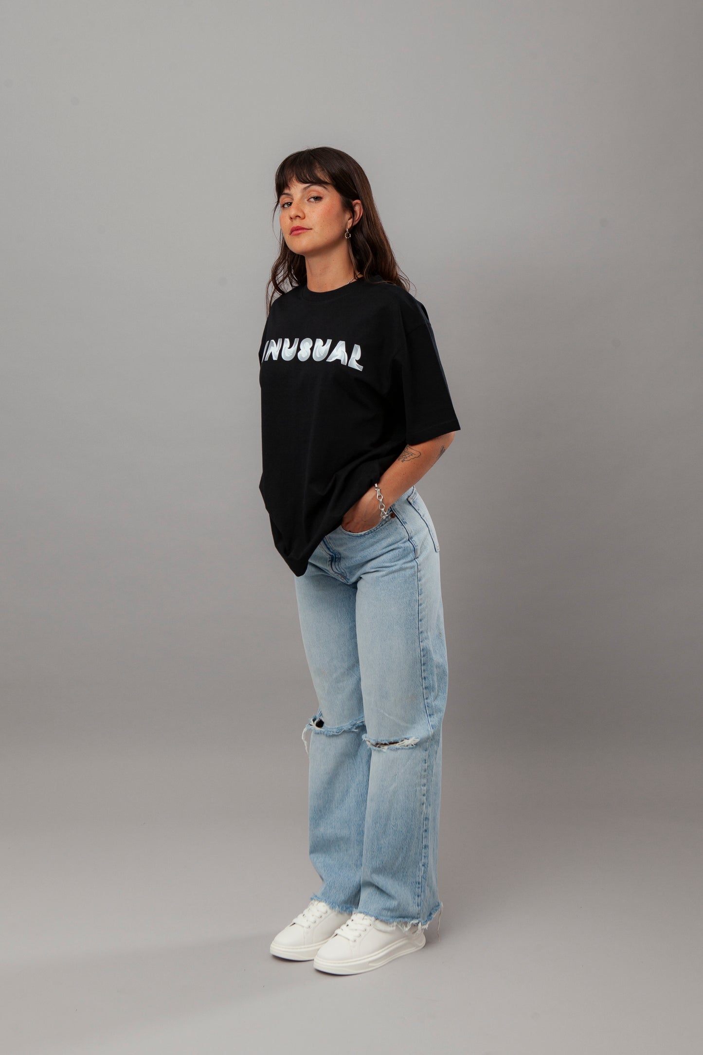 OVERSIZED UNUSUAL T-SHIRT