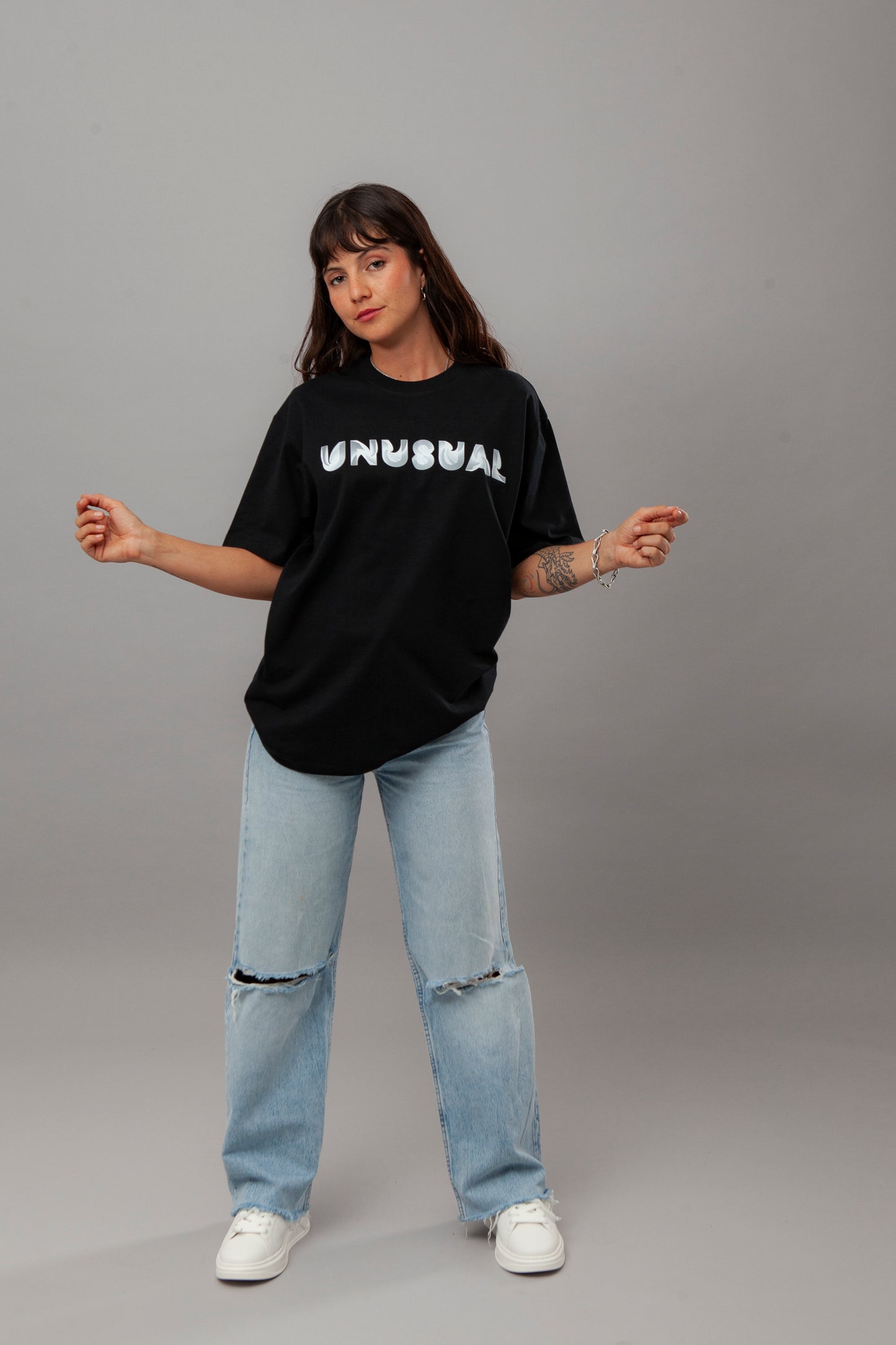 OVERSIZED UNUSUAL T-SHIRT