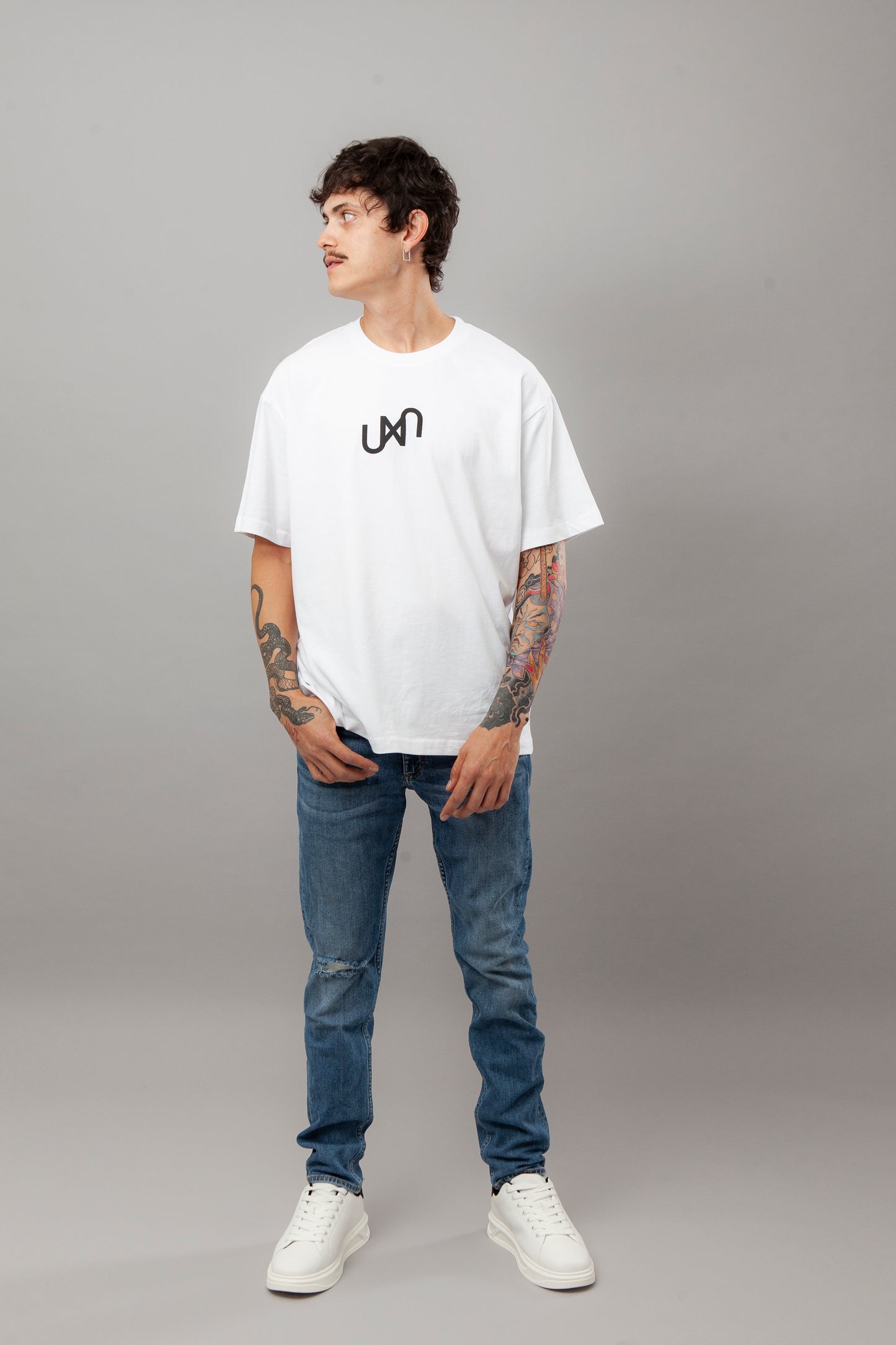 OVERSIZED LOGO UNU T-SHIRT