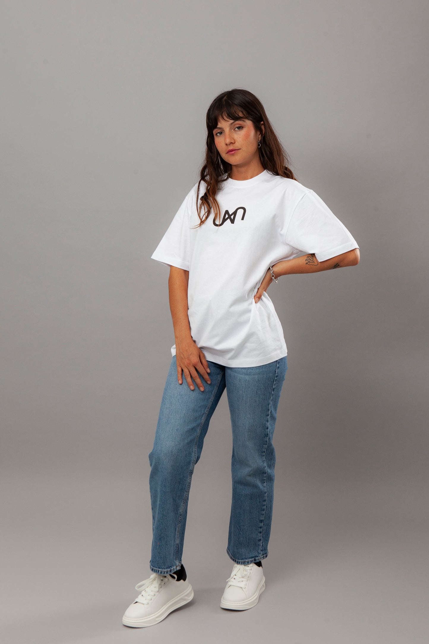 OVERSIZED LOGO UNU T-SHIRT