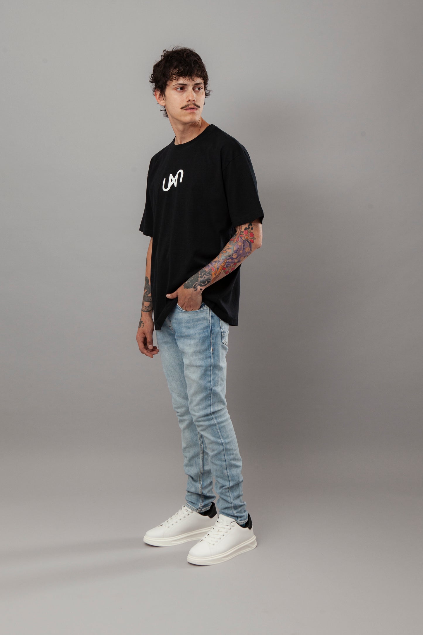 OVERSIZED LOGO UNU T-SHIRT
